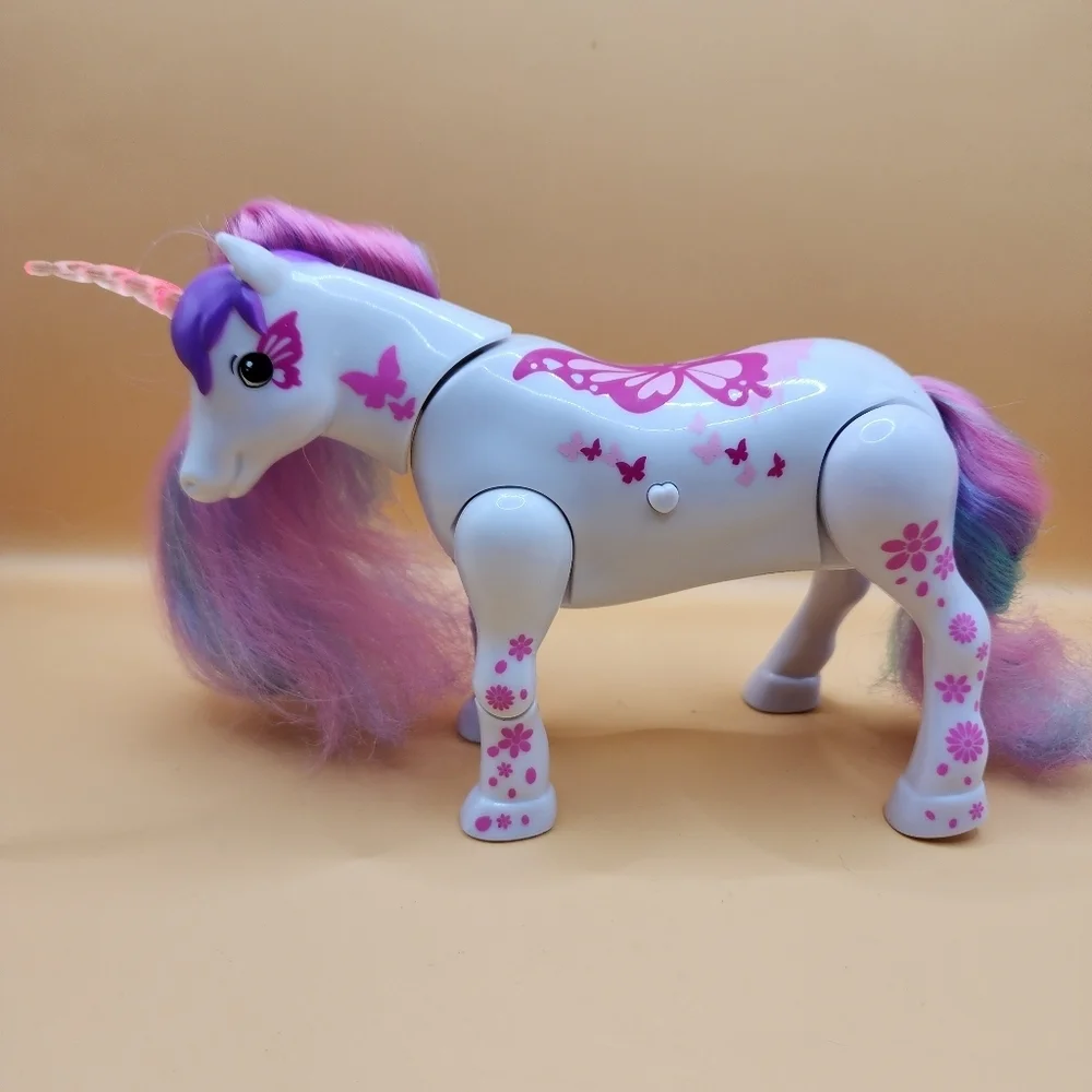 Little Live Pets Shimmer Dancing Unicorn Interactive Lights & Sounds